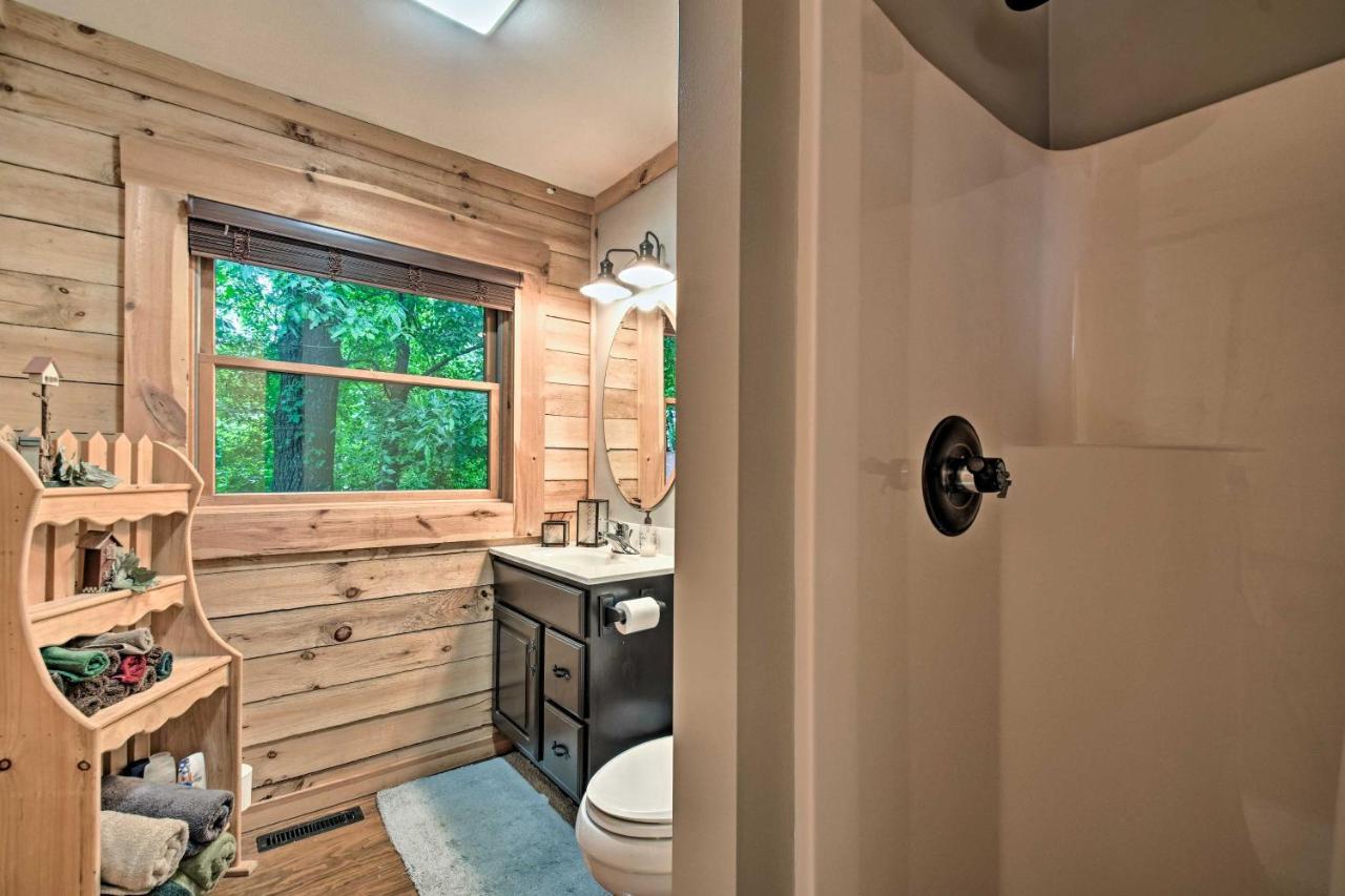 Cozy Amish Country Cabin On Shipshewana Lake! Εξωτερικό φωτογραφία